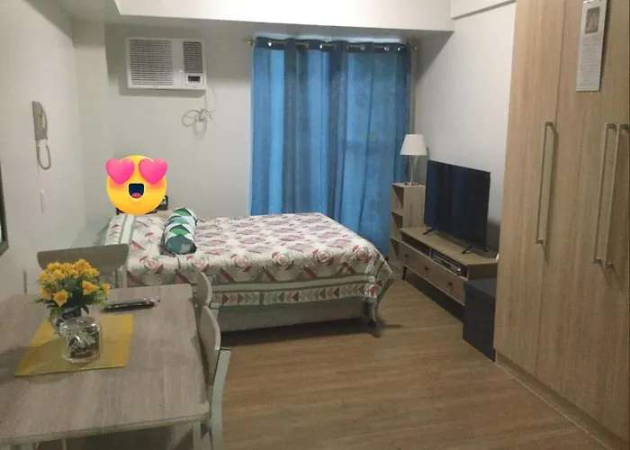 Cozy In The Business District Across Ayala Center Apartment