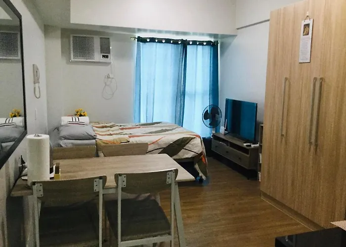 Cozy In The Business District Across Ayala Center *
