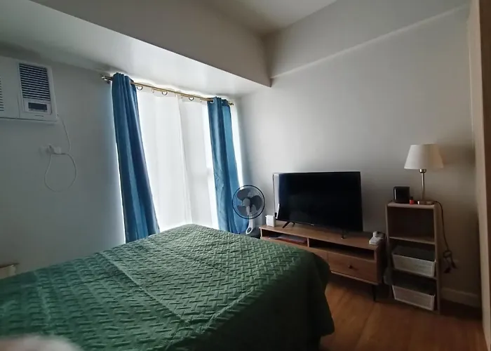 Cozy In The Business District Across Ayala Center Apartment *